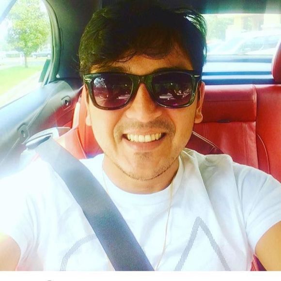 Meet your Posher, Edilson - Picture 1 of 1